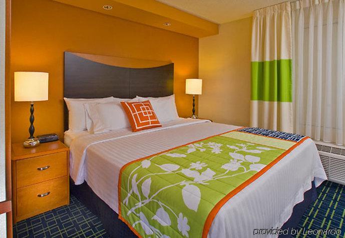 Fairfield Inn & Suites Clarksville Room photo